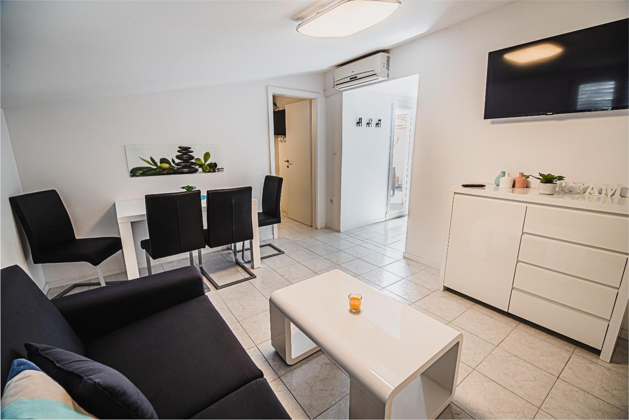 Downtown Park Apartments With Balcony Vodice Pokoj fotografie