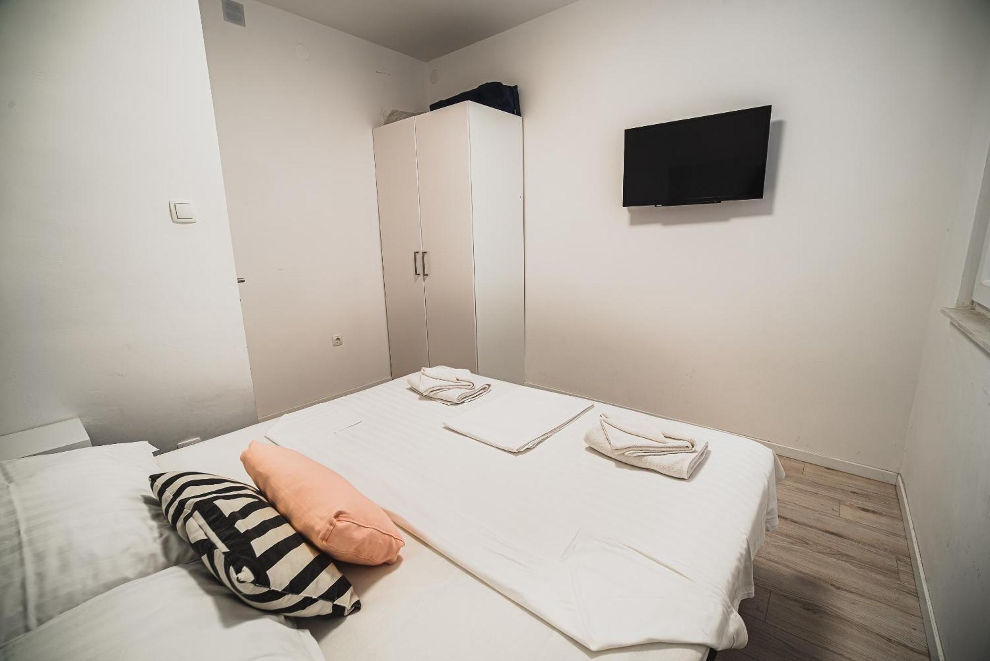 Downtown Park Apartments With Balcony Vodice Pokoj fotografie