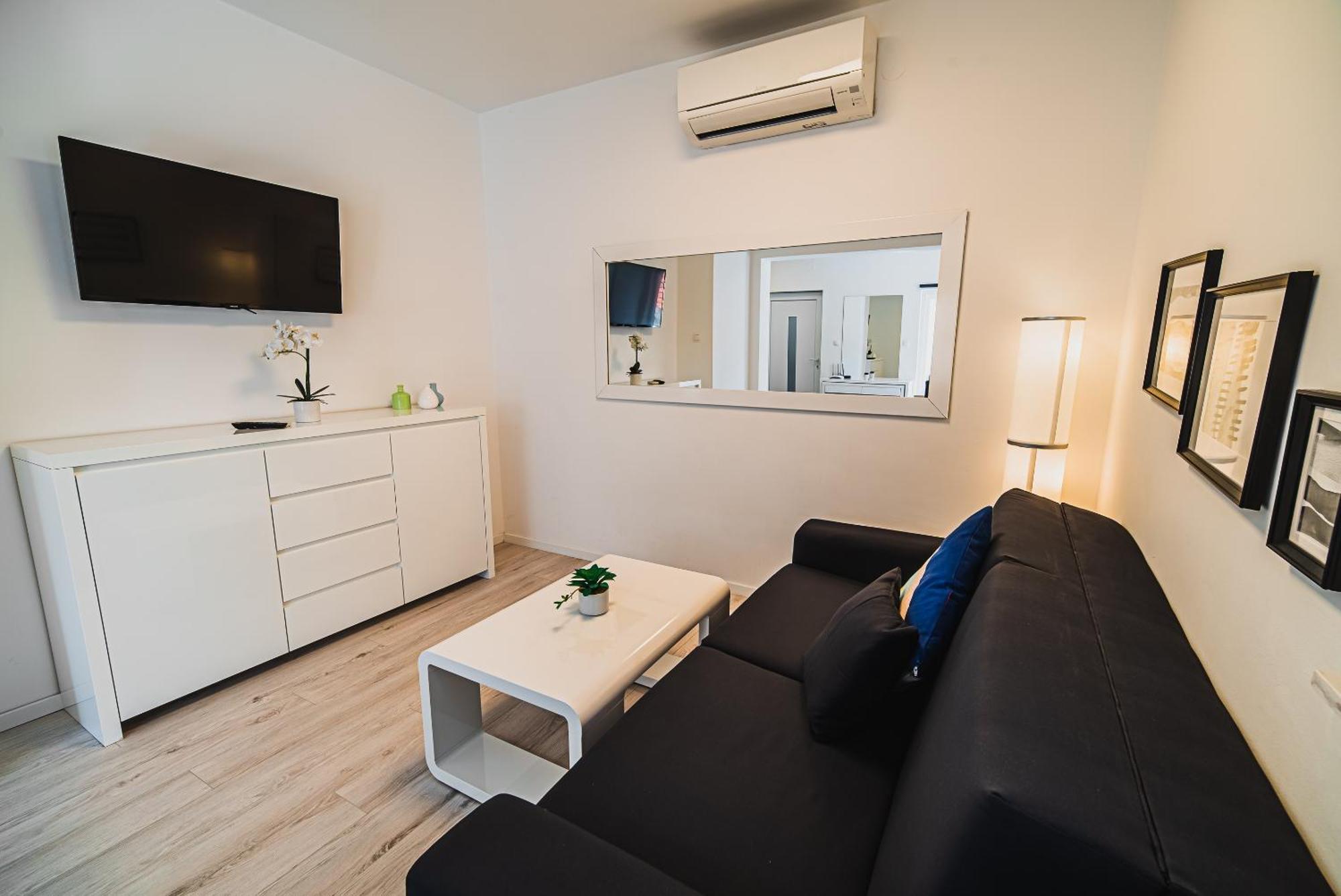 Downtown Park Apartments With Balcony Vodice Pokoj fotografie