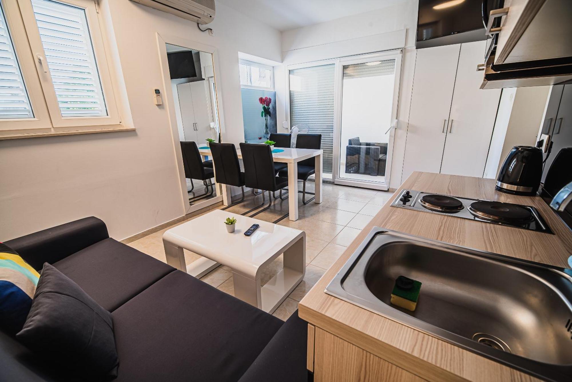 Downtown Park Apartments With Balcony Vodice Pokoj fotografie