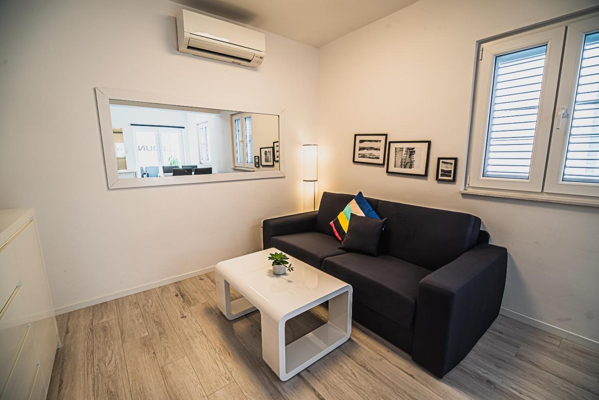 Downtown Park Apartments With Balcony Vodice Pokoj fotografie