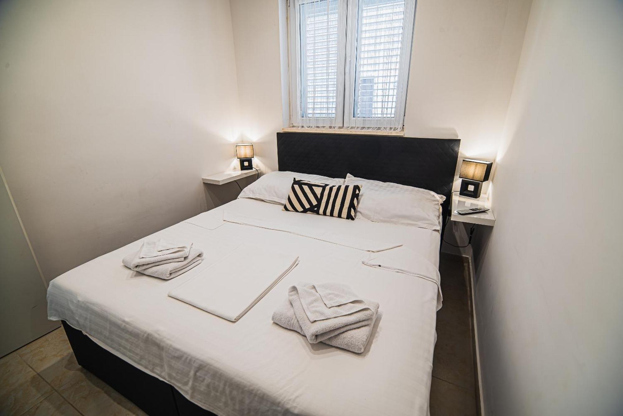 Downtown Park Apartments With Balcony Vodice Pokoj fotografie